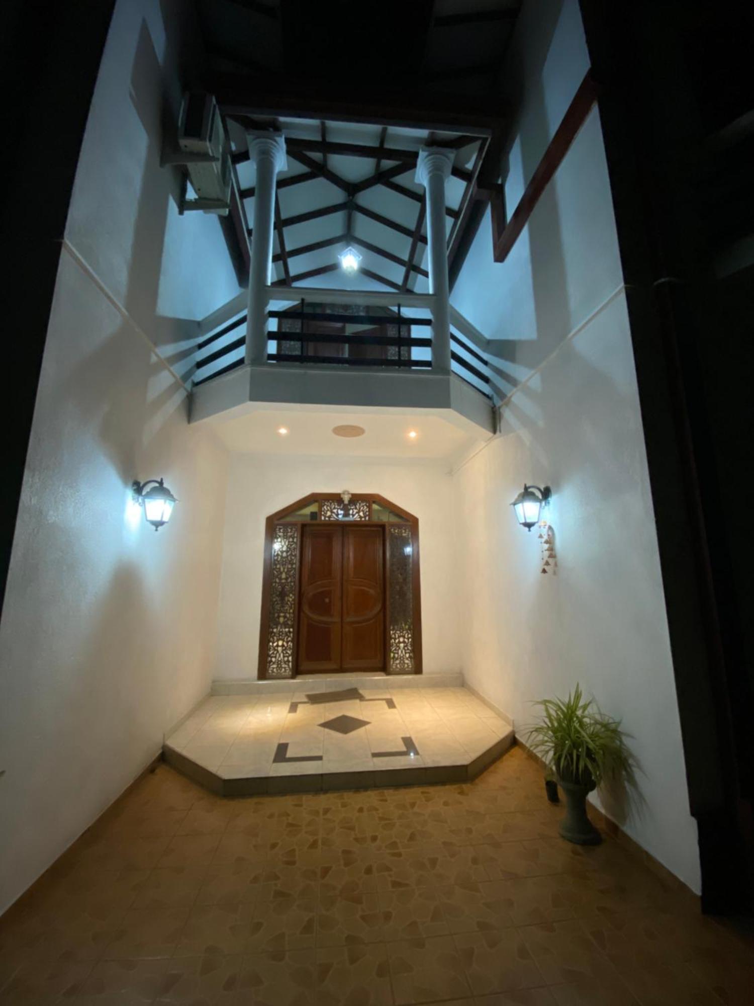 The Serene House Negombo Buitenkant foto